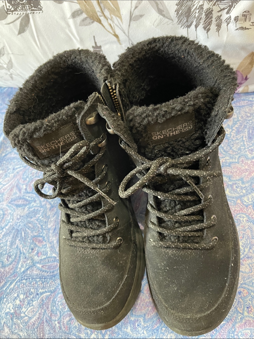 Skechers Go Walk Women's Solid Black Fleece-Lined Lace-Up Ankle Boots